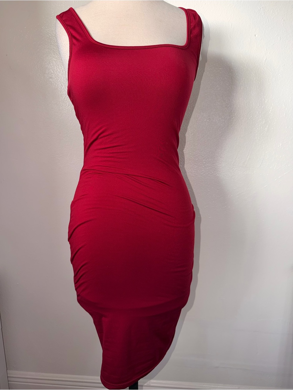 Sleek Square-Neck Bodycon Dress in Deep Red